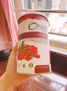 Hạt quả Câu Kỷ Tử Organic Traditions GoJi Berries 454g của Mỹ giúp ngủ ngon. thanh nhiệt cải thiện khả năng miễn dịch