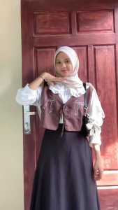 Naramode - Set Korean Style Remaja 3in1 (Blouse Vest Tali Rok Hitam Hijab Bella Square) Setelan Wanita Hijab Devia Blouse TB 302