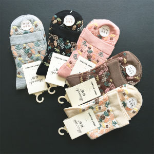 Comfortable Thin Silk Flower Patterned Mid-Calf Womens Socks Four Seasons Suitable Breathable Soft Skin-Friendly Antibacterial