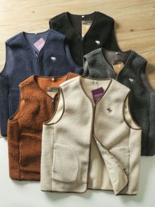 Double-Sided Fleece Thickened Vest Pure Color Fashionable Urban Style for Couples Winter Season V-Neck Single Button Closure