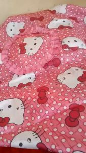 taplak meja makan bulat Hellokity diameter 120cm - Warna Pink, Hijau, Ungu, Biru, Marun - Bahan Katun Satin Cassanova - Ukuran 180cm