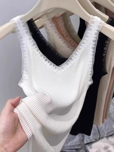Áo Len Dệt Kim Không Tay Ngắn Màu Trắng Cổ Chữ V Ren Splicing Áo Lót Nữ Áo Khoác Ngoài Mùa Hè 2025 Áo Chui Đầu Màu Trơn