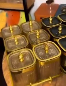 Light Luxury Airtight Candy  Fruit Snack Storage Airtight Plastic Container Kitche Fridge Stackable Divided Serving Tray Candy Tray With Cover