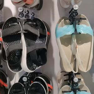 Dép Sandal Cross DEPCR7YE1 Tặng Cross Giày Quai Ngang Quai Hậu Co Giãn ĐẾ Bằng Răng Cưa Chống TRượt