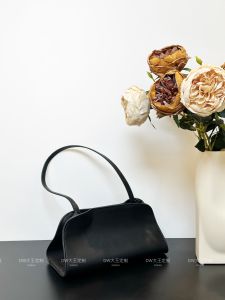 Black Leather Peggy Clutch Underarm Bag Single Shoulder Bag Versatile Style Womens Bag Classic Preppy Style Modern Neutral Style