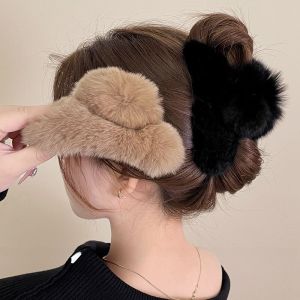 2024 New Womens Plush Rabbit Shark Clamp Hair Accessories Brown Twist Hair Styling Headwear Fashionable Sensation Hair Grips
