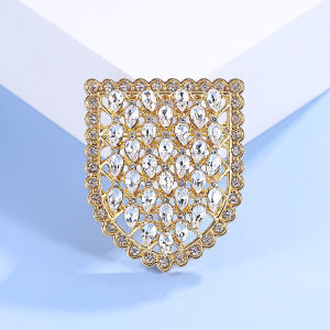 New Arrival Creative Knight Crystal Shield Brooch Mens Fashion Fancy Sweater Suit Coat Accessories Brooch/Collar Pin