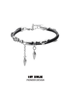 Dark Tassel Leather Rope Chain Bracelet Womens Original Design High-End Feelings Black Jewelry Fashion Accessories