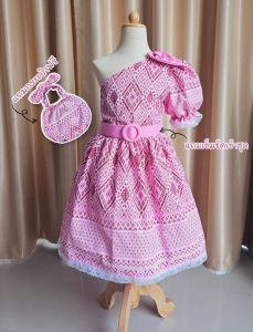 ชุดเดรสผ้าไทยเด็กปาดไหล่​ ฟรีกระเป๋า​เข็มชัดเข้าชุด