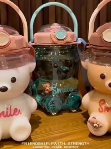 Bình Nước Hình Gấu Dễ Thương 1000ml Dành Cho Bé Gái 2 Trong 1 Có Ống Hút Không BPA Chống Rò Rỉ Quà Tặng Thể Thao Trường Học Chai Nhựa Tái Sử Dụng Họa Tiết Hoạt Hình