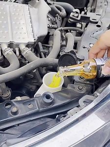 น้ำยาเคลือบกระจกรถยนต์ 150ml น้ำยาล้างกระจกรถยนต์ น้ำยาเคลือบกระจก น้ำยาขจัดคราบกระจก น้ำยาขัดกระจก สเปรย์เคลือบกระจก ไม่ทำลายกระจก