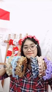 Bando Kerut Satin Monte: Aksesoris Rambut Bahan Satin Awan