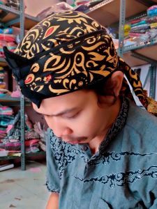 Cod Gratis Ongkir Blangkon Katun Halus Premium Instant Langsung Pakai Bisa Dipakai Untuk Segala Ukuran Kepala Bisa Dicuci Termurah Terlaris Totopong Topi Tradisional Blangkon Jawa Udeng Sunda