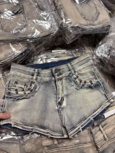 American Style Hot Girl Low Waist Denim Super Short Pants Women Summer Slim Fit Butt Covering Hot Pants Retro Light Colored Frayed Straight Leg Pants