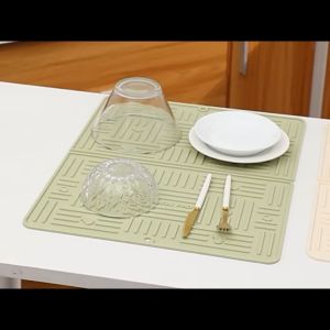 แผ่นซิลิโคนรองน้ำ แผ่นรองจาน 2size กันลื่นสําหรับห้องครัว เหมาะสำหรับอ่างล้างจาน