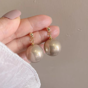 ต่างหูไข่มุกสีขาวขนาดใหญ่ ต่างหูแฟชั่นสำหรับผู้หญิง ต่างหูแบบพิเศษ ต่างหูแบบไฮเอนด์ ต่างหูแบบไม่ซ้ำใคร ต่างหูแบบไม่ซ้ำใคร