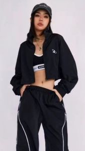 💥HOT SALE💥แจ็คเก็ตผ้าร่ม ทรงเท่ แขนยาว 2 สี อกปักตัว A ซิปรูดเป็นคอสูงได้