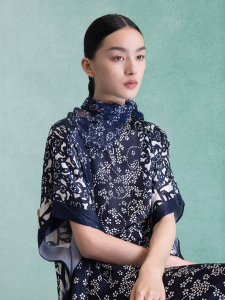Lightweight Breathable Silk Scarf