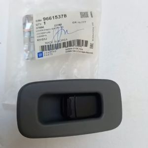 Công tắc nâng kính lên xuống cửa sau xe Daewoo Lacetti 2009 -2011 trong nước