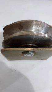 Roda Besi AS 8CM Behel (U) Untuk roda pintu dan pagar besi behel