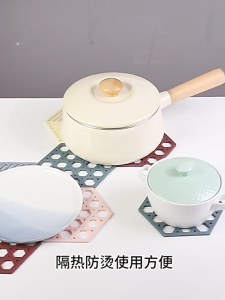 Alas Panas Silikon Serbaguna Multipurpose Silicone Trivet Mat Hexagon Design Silicone Heat Insulation Pad