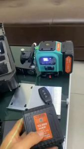 Máy cân bằng laser Bóng Super lep siêu sáng 12 tia xanh chính hãng RUBYQ CAO CẤP có đồng hồ hiện thi phần trăm pin