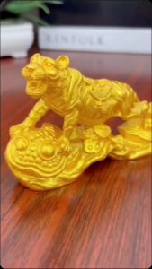 เสือทองมงคล ช่วยป้องกันพลังลบ เสริมฮวงจุ้ยบารมีและเสริมดวงการเงิน เสริมให้ธุรกิจประสบความสำเร็จ