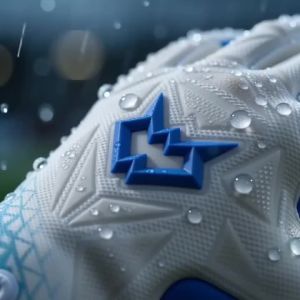 Wvvou Goalkeeper Gloves with Thickened Latex Padding on the Palm for Stable Protection Breathable Mesh Fabric for Heat Dissipation 3D Cut Design for Enhanced Comfort and Easier Ball Handling