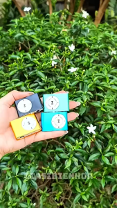 Máy Nghe Nhạc Mp3 Vỏ Nhôm Kèm Tai Nghe Và Cáp Sạc