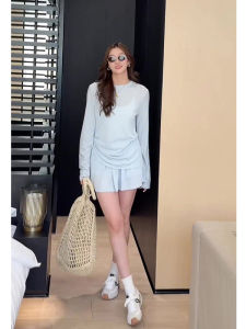 YUEZHONGWEI | ชุดเสื้อยืดกันแดดสีน้ำเงินและกระโปรงสั้นฤดูร้อน ชุดสองชิ้น คอลเลกชั่นฤดูร้อน 2025 แฟชั่นสตรีทสไตล์เกาหลี ทรงสลิมฟิต