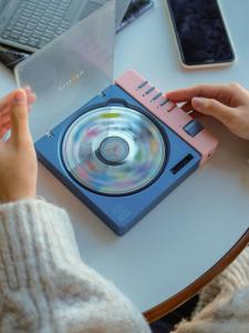 Portable Home Use CD Player Bluetooth Playback Rechargeable Vintage Style Gift with Heart Touch Syitren R300 CD Player