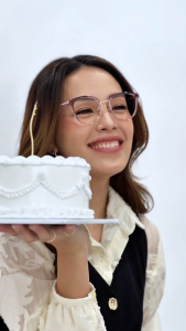 Family Optik - Kacamata Lucy Law Blueray Photocromic Anti Radiasi 20243