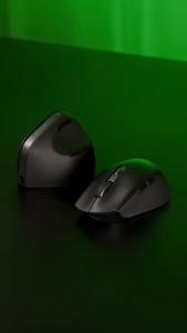 Chuột Gaming Không Dây Razer Pro Click V2/ V2 Vertical Thiết Kế Công Thái Học - Hàng Chính Hãng