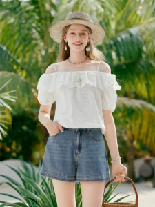 XIANGYING | Lace Embroidery Short Sleeve Top