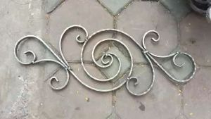 Con tiện sắt nghệ thuật trang trí cầu thang ban công