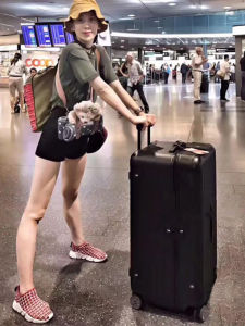 กระเป๋าเดินทางขนาดใหญ่พิเศษพร้อมก้านดึงความจุขนาดใหญ่เหมาะสําหรับนักเรียนผู้ชายผู้หญิงกระเป๋าเดินทางหนังน้ําหนักเบา 80 นิ้ว