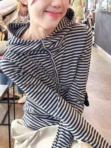 เสื้อสเวตเตอร์คอตั้งลายทางแขนยาวบางสำหรับผู้หญิงในช่วงต้นฤดูใบไม้ร่วง ทรงสลิมฟิต ผ้าผสมโพลีเอสเตอร์ คอตตอน ลินิน