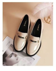 รองเท้าส้นหนาแบบลำลองสำหรับใส่ทำงานสไตล์อังกฤษย้อนยุค รองเท้าส้นเตี้ยแบบลำลองสำหรับใส่ไปทำงานในฤดูใบไม้ผลิและฤดูใบไม้ร่วง