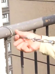 เชือกตากผ้า ลวดสลิง สลิงลวดสลิงตากผ้า ดวงอาทิตย์เป็นเชือกราวกลางแจ้ง ครัวเรือนในร่มแขวนลวดเหล็กเคลือบพลาสติกใสราว