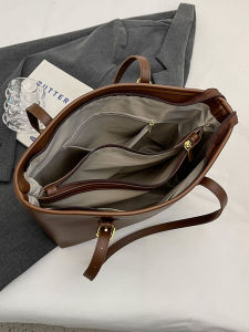 Womens Large Capacity Shoulder Bag Tote Bag with Inner Pocket Retro Style Casual Fashion PU Material Zipper Closure Handbag