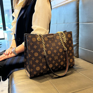 Womens Large Capacity Leather Tote Bag 2026 New Fashion Handbag Shoulder Chain Crossbody Bag Stylish Neutral Style Casual Use