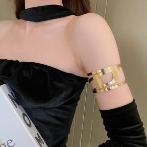 Exaggerated Gold Color Wide Face Bracelet Fashionable Luxury Womens Jewelry Arm Ring Stylish Minimalist Elegant Hand Accessory