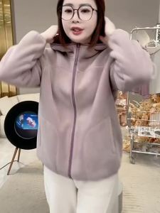 Fleece Insulated Windproof Hooded Thick Jacket Womens