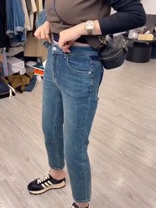 กางเกงยีนส์ยืด เอวสูง สาวอวบ สีเข้ม ขากระบอกเล็ก, เข้ารูป