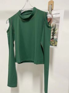 เสื้อยืดโยคะแขนยาวเปิดไหล่ระบายอากาศแห้งเร็วสำหรับผู้หญิงในฤดูใบไม้ผลิและฤดูใบไม้ร่วง เสื้อผ้ากีฬาแบบเข้ารูป