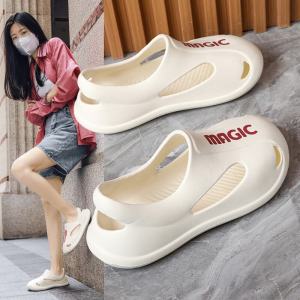 Womens Hole Shoes Summer Outwear Closed Toe One-Piece Athleisure Outdoor Soft Bottom Non Slip Slippers Beach Sandals