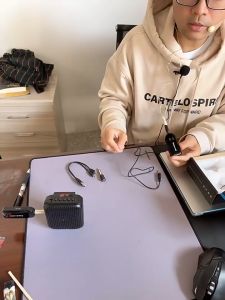 100% Original 3.5mm Mini Studio Speech wireless Headset Microphone Beige Double Earhook Headset Mic Headworn Microphone for megaphones speaker