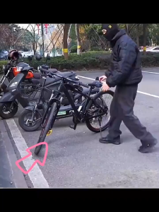 ที่ล็อคจานเบรคมอไซค์ ล็อคดิสแบบมีเสียง 110dB กันน้ำ ใช้ได้ทุกยี่ห้อ ขนาด 92x59x72mm วัสดุอลูมิเนียม ทนทานต่อสภาพอากาศ