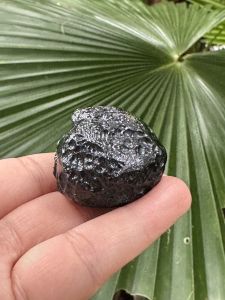 ☄️ สะเก็ดดาวไทย หรือ เทคไทต์ ของเเท้ ( Tektite ) ทรงสวย มีลวดลายเฉพาะบนผิวที่เเปลกตา