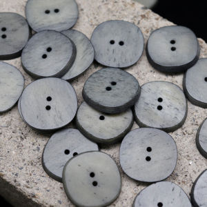 กระดุมกระดุมหัวกระดูกวัวสีเทาไม่มันสำหรับเสื้อผ้าผ้าฝ้ายแบบจีนใหม่ กระดุมเสื้อผ้าผ้าฝ้ายสำหรับผู้หญิง กระดุมเสื้อโค้ทขนาดใหญ่